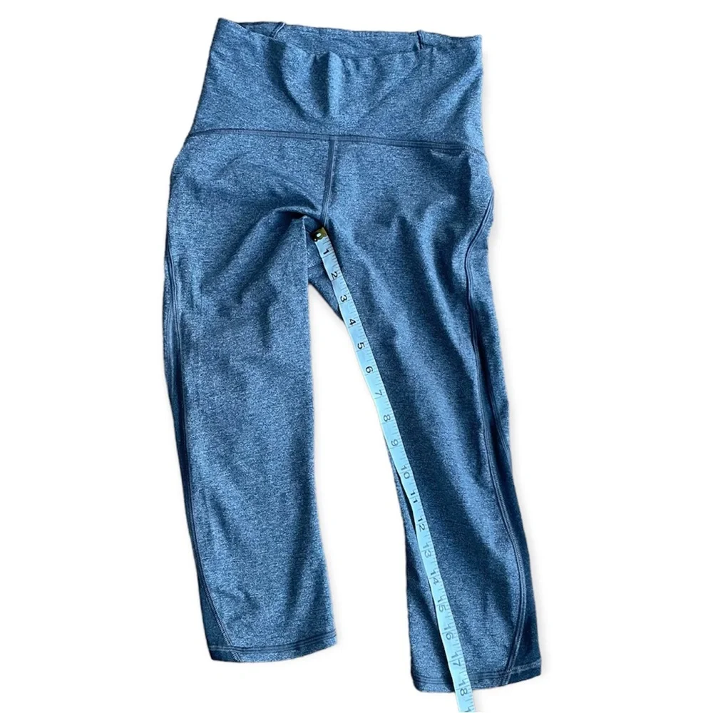 LULULEMON Train Times Crop (17" ) in
Heathered Black - Like New, Size 4_15